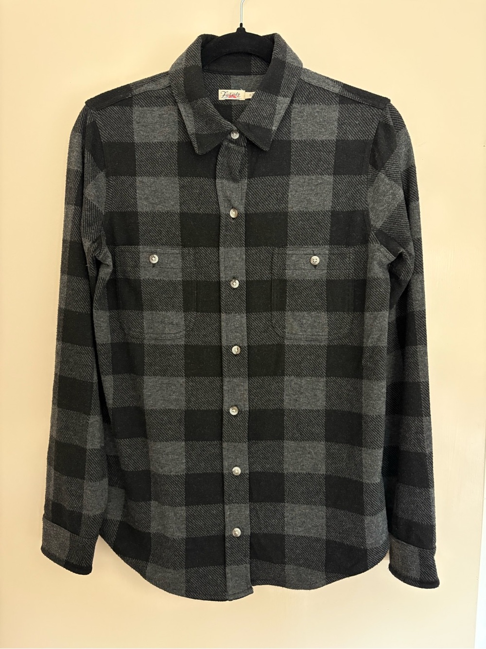 Women’s Faherty Black & Gray Plaid Button-Up Sweater Shirt, Small